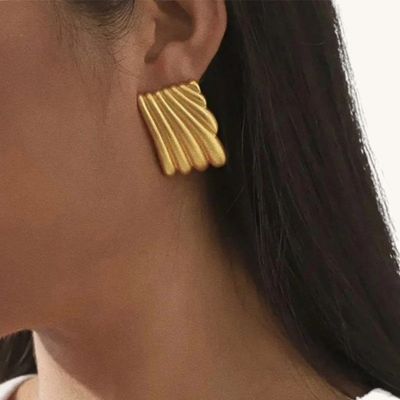 Ribbed Earrings